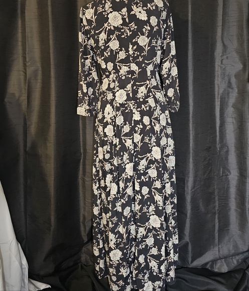 Zara Black and White Floral Maxi Dress - Picture 12 of 14